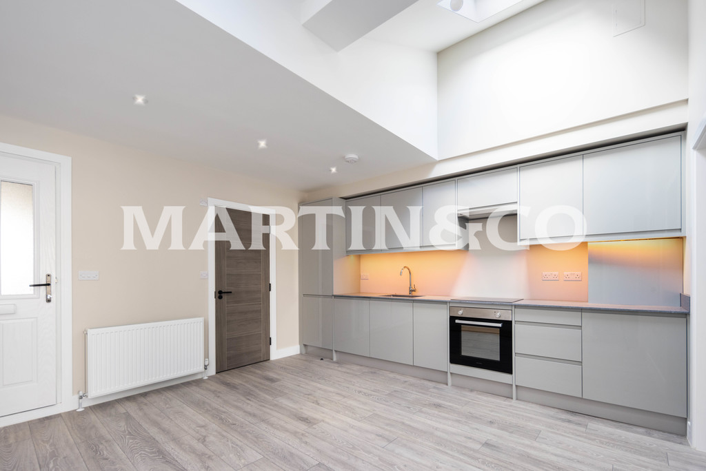 2 bed Apartment for rent in London. From Martin & Co - Wanstead