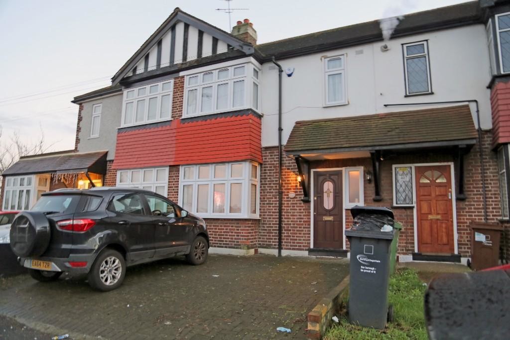 3 bed Mid Terraced House for rent in Essex. From Martin & Co - Wanstead