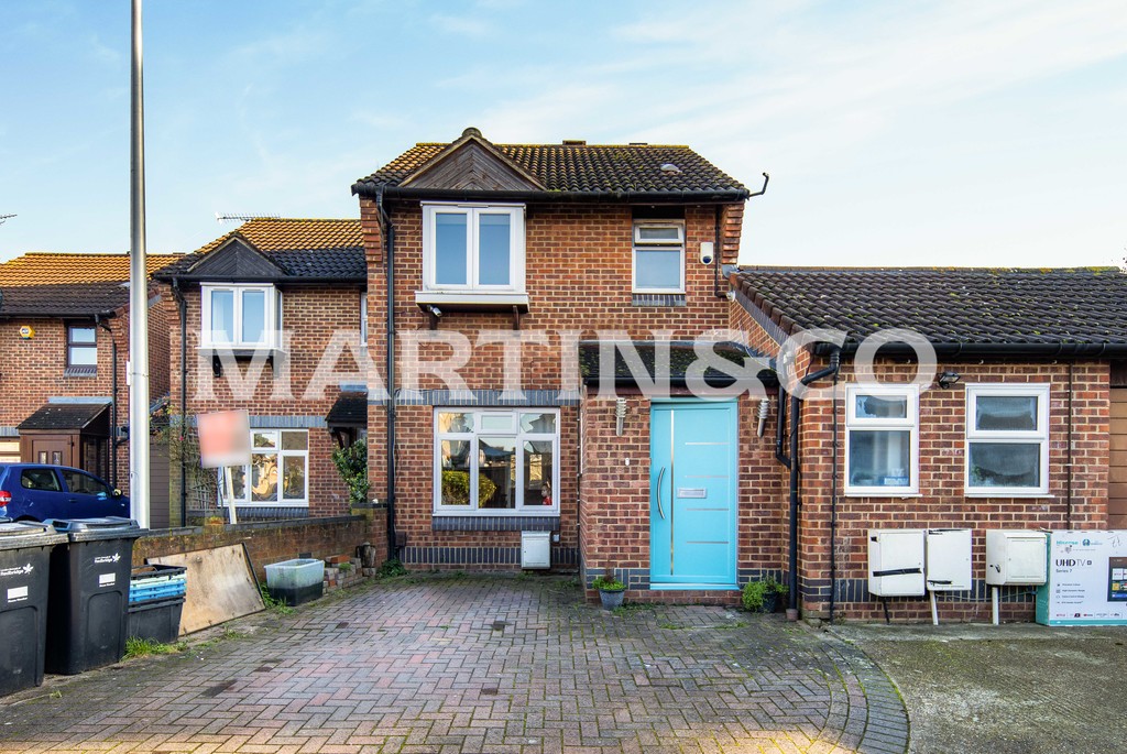 3 bed Mid Terraced House for rent in Redbridge. From Martin & Co - Wanstead
