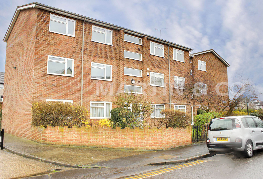 1 bed 1st Floor Flat for rent in Wanstead. From Martin & Co - Wanstead