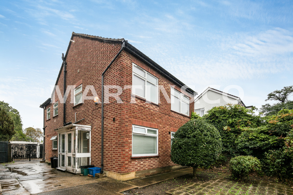 2 bed Ground Floor Flat for rent in Redbridge. From Martin & Co - Wanstead