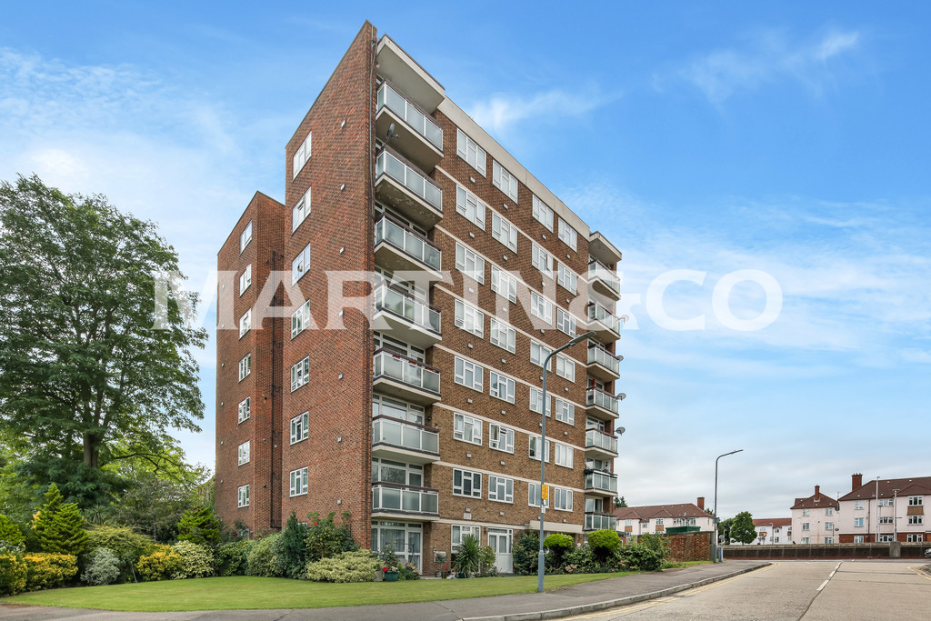 2 bed 1st Floor Flat for rent in Wanstead. From Martin & Co - Wanstead