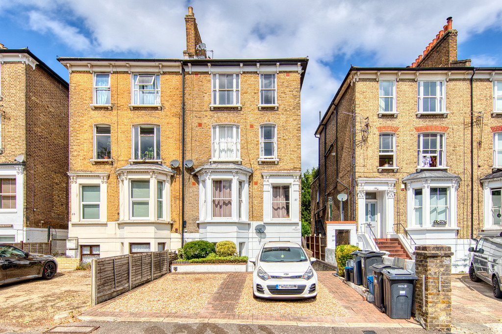 2 bed Ground Floor Flat for rent in Redbridge. From Martin & Co - Wanstead
