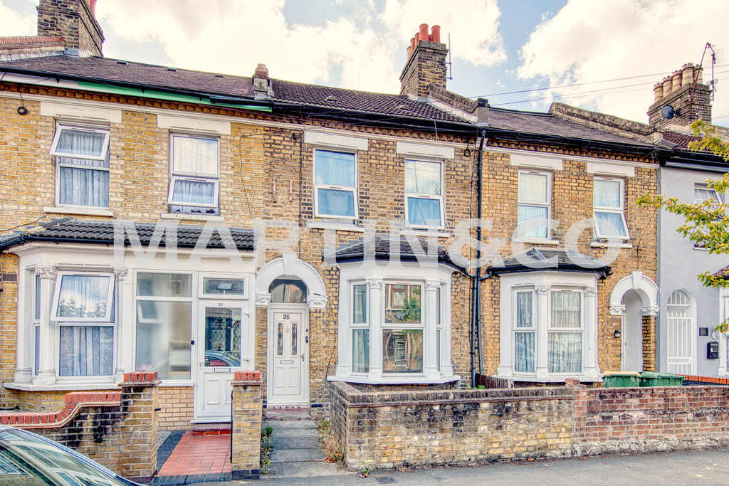 1 bed Apartment for rent in East Ham. From Martin & Co - Wanstead