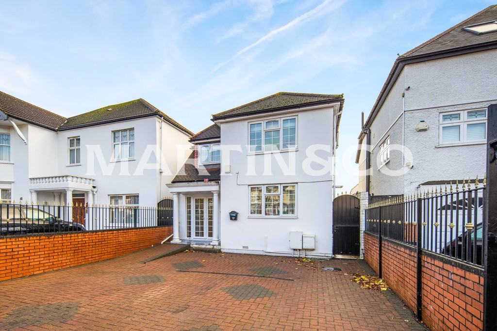 4 bed Detached for rent in Walthamstow. From Martin & Co - Wanstead