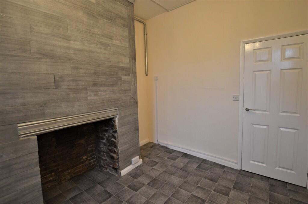 4 bed Town House for rent in York. From Martin & Co - York