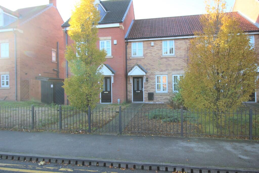 3 bed Mid Terraced House for rent in Wawne. From Martin & Co - York