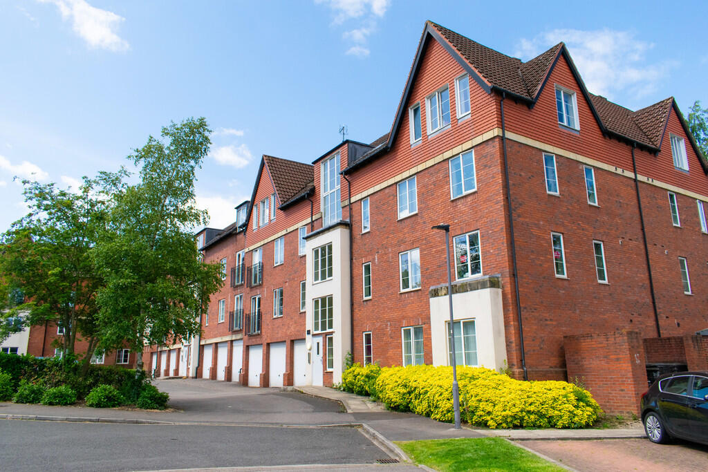 2 bed 1st Floor Flat for rent in Knapton. From Martin & Co - York
