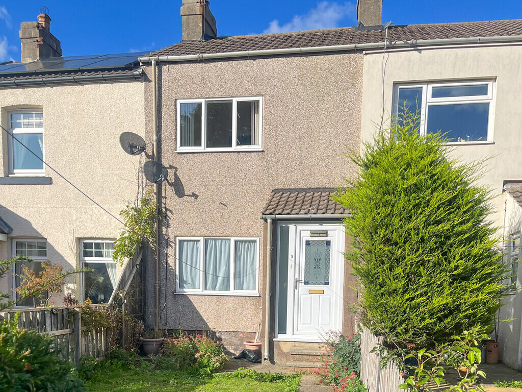 2 bed Mid Terraced House for rent in Charltons. From Martin & Co - York