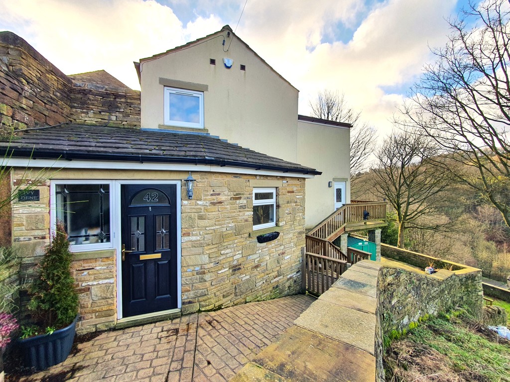 3 bed Detached House for rent in West Yorkshire. From Martin & Co - Huddersfield