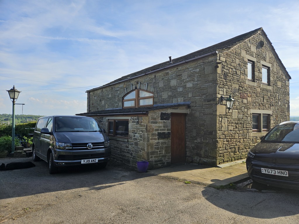 2 bed Cottage for rent in Lepton. From Martin & Co - Huddersfield