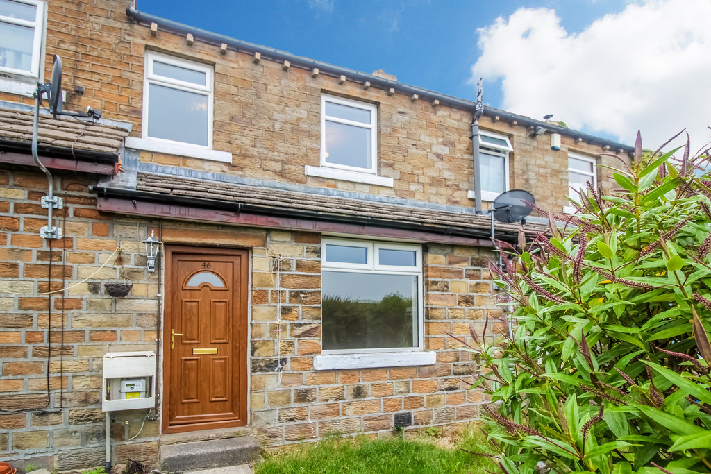 2 bed Mid Terraced House for rent in West Yorkshire. From Martin & Co - Huddersfield