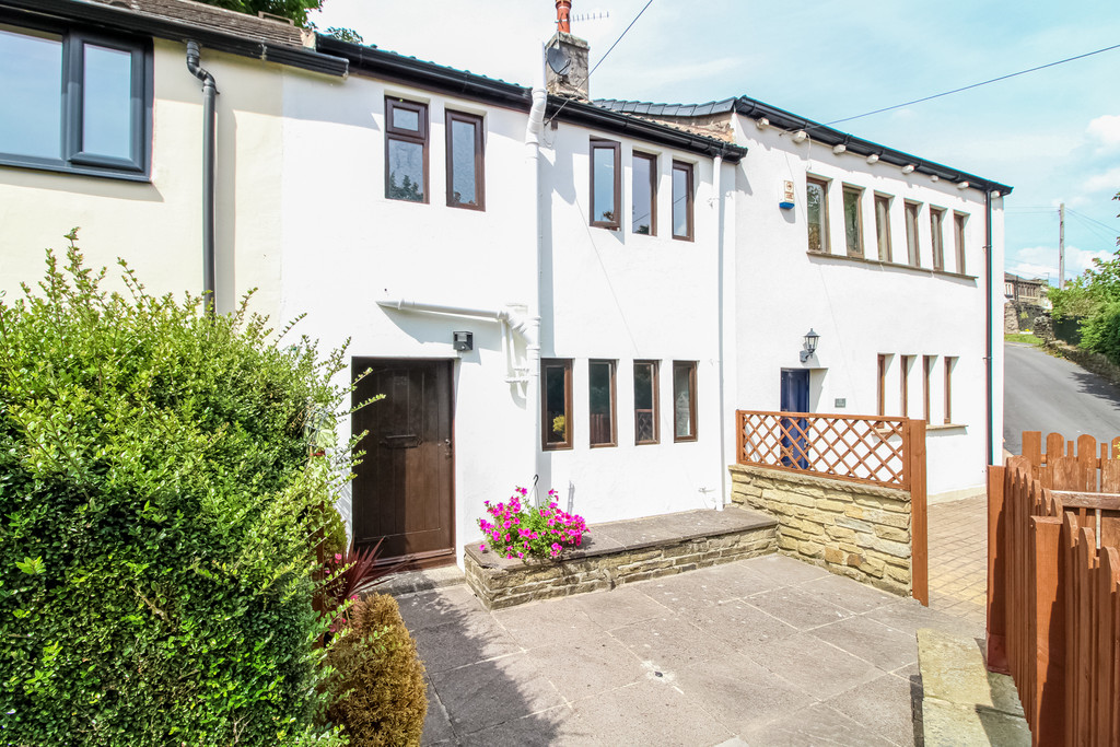 2 bed Mid Terraced House for rent in West Yorkshire. From Martin & Co - Huddersfield