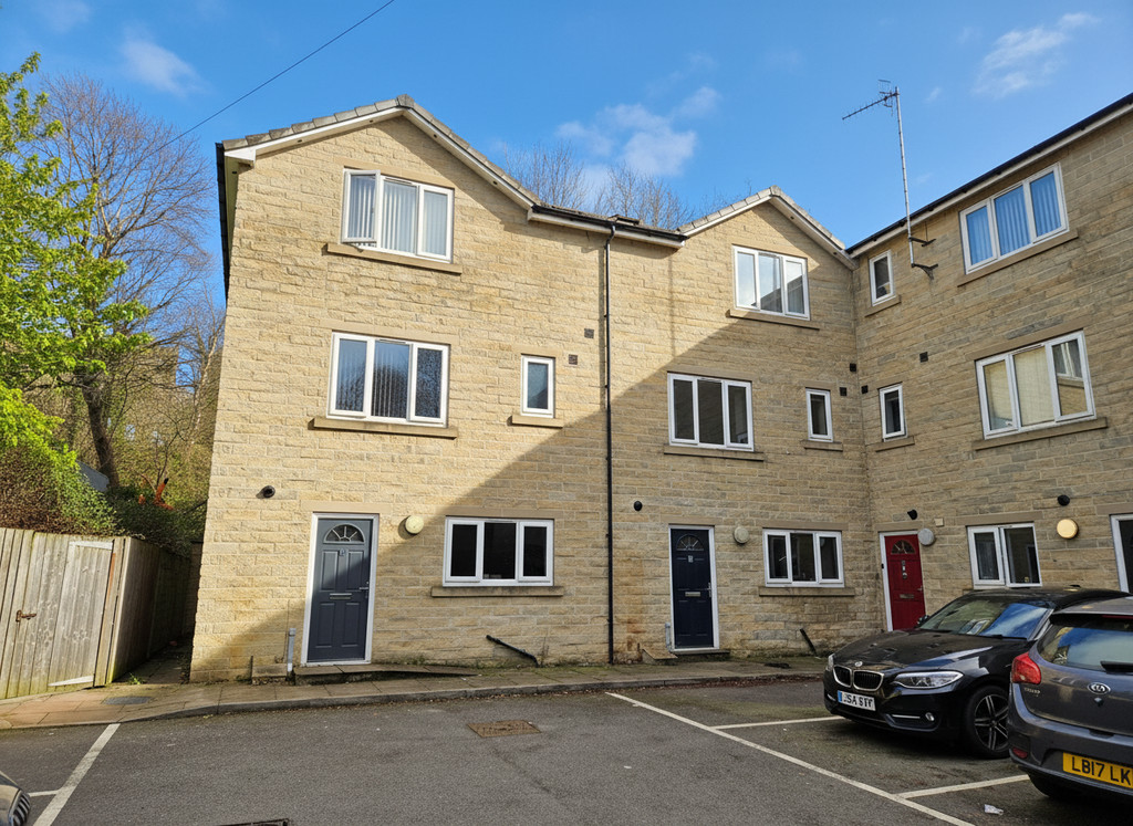 1 bed House Share for rent in West Yorkshire. From Martin & Co - Huddersfield