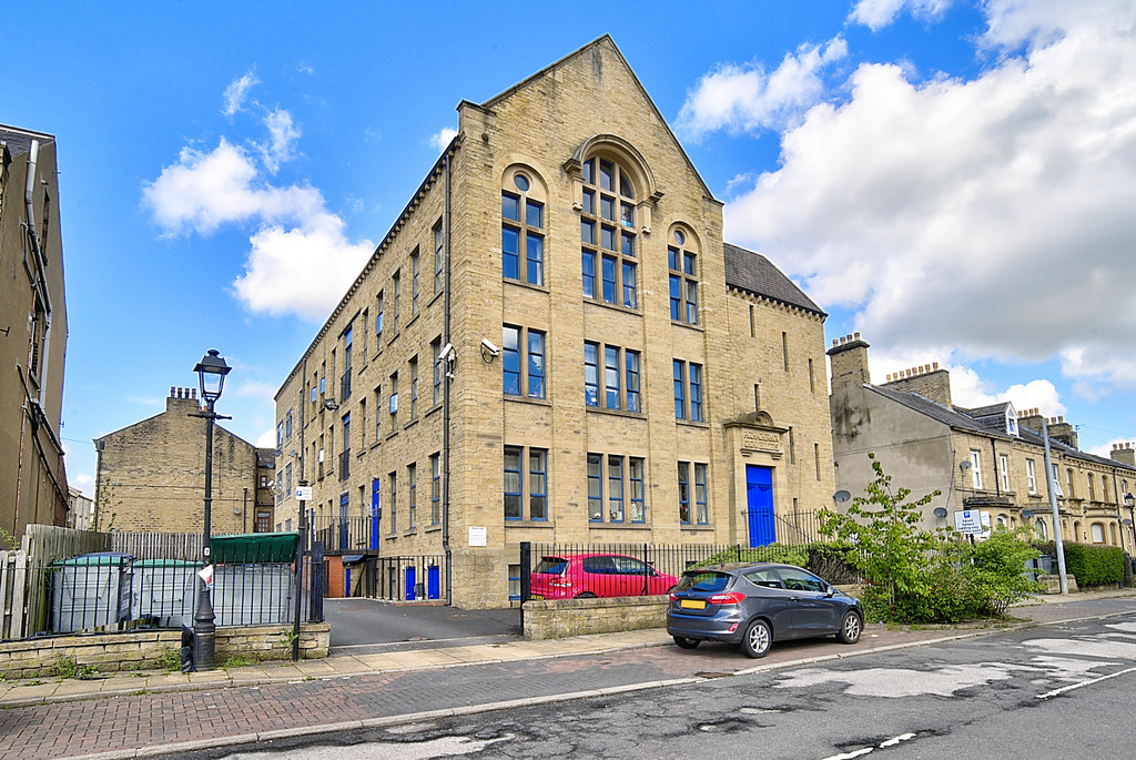 2 bed Apartment for rent in Huddersfield. From Martin & Co - Huddersfield