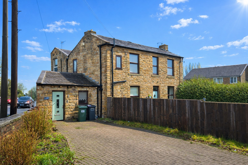 2 bed Semi Detached for rent in West Yorkshire. From Martin & Co - Huddersfield