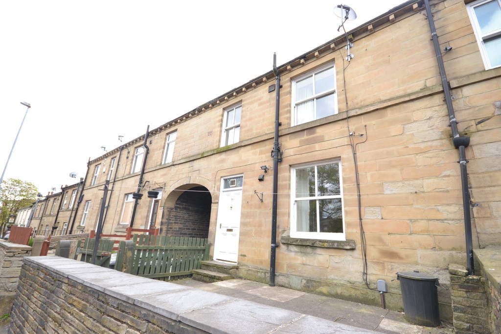 2 bed Mid Terraced House for rent in West Yorkshire. From Martin & Co - Huddersfield