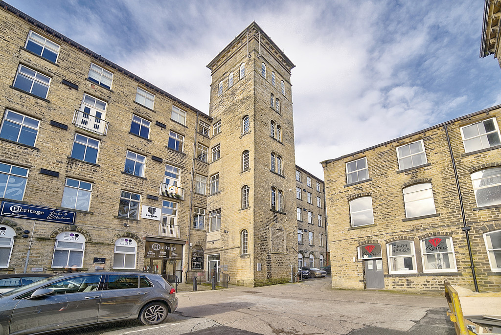 2 bed Apartment for rent in West Yorkshire. From Martin & Co - Huddersfield
