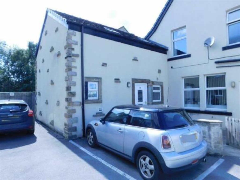 3 bed Semi Detached for rent in West Yorkshire. From Martin & Co - Huddersfield