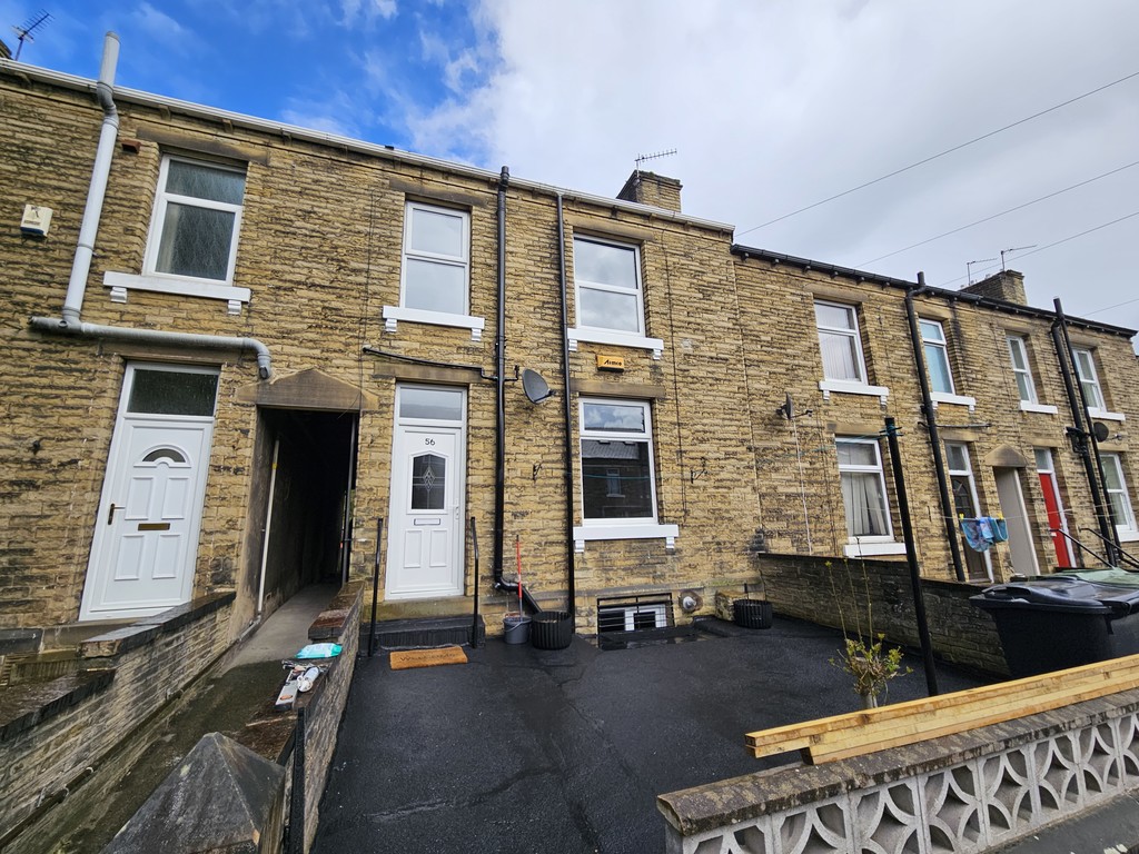 2 bed Mid Terraced House for rent in Huddersfield. From Martin & Co - Huddersfield