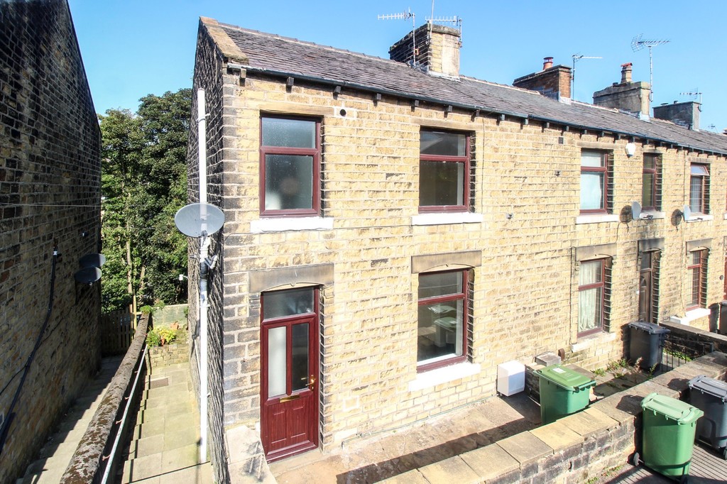 1 bed End of Terrace for rent in West Yorkshire. From Martin & Co - Huddersfield 1 bed End of Terrace for rent in West Yorkshire. From Martin & Co - Huddersfield