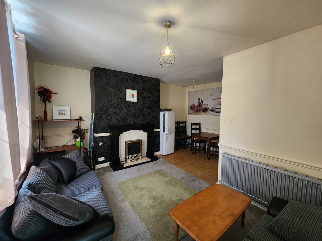 3 bed Mid Terraced House for rent in Yorkshire. From Martin & Co - Huddersfield