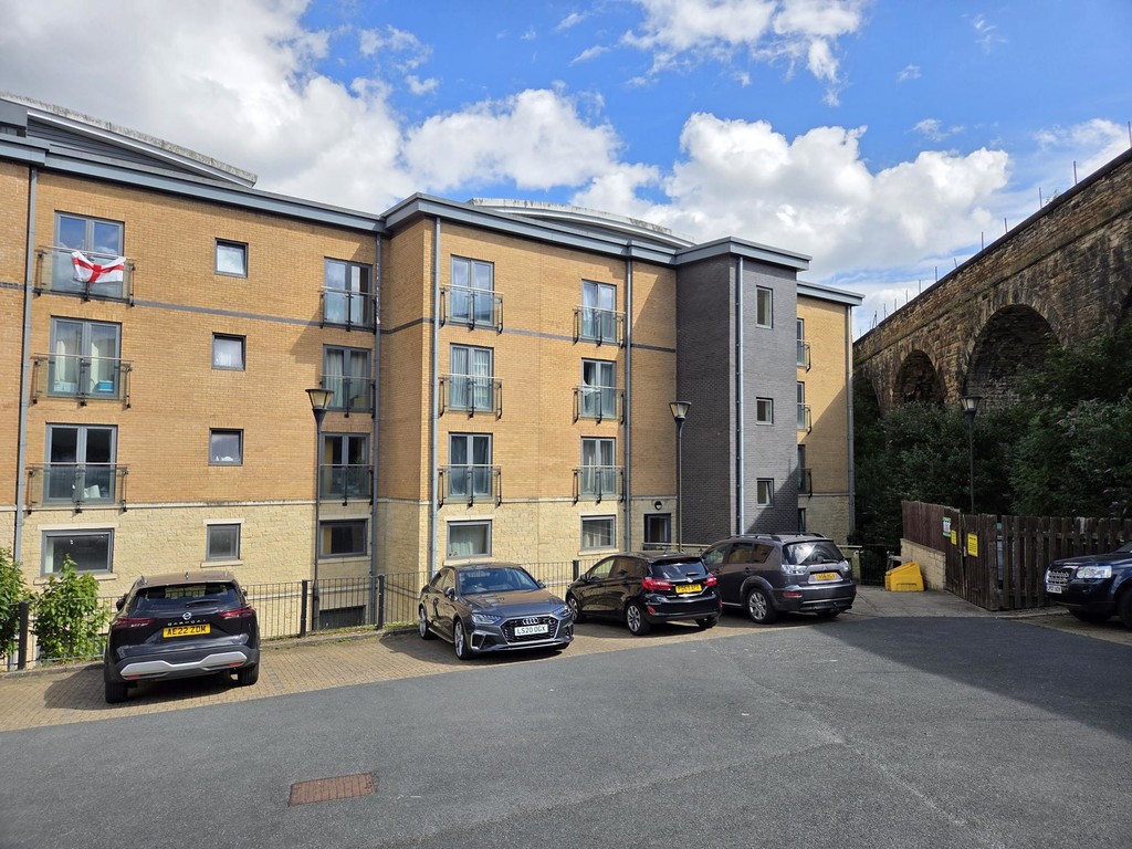 2 bed Apartment for rent in Netherton. From Martin & Co - Huddersfield 2 bed Apartment for rent in Netherton. From Martin & Co - Huddersfield