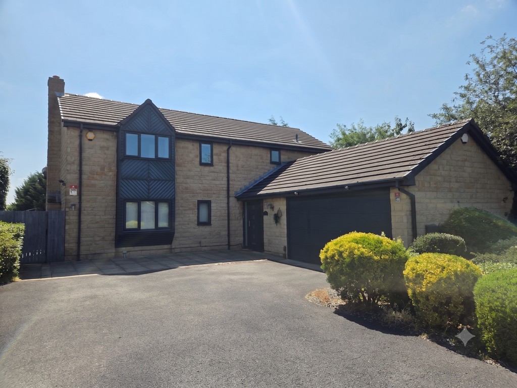 5 bed Detached for rent in West Yorkshire. From Martin & Co - Huddersfield