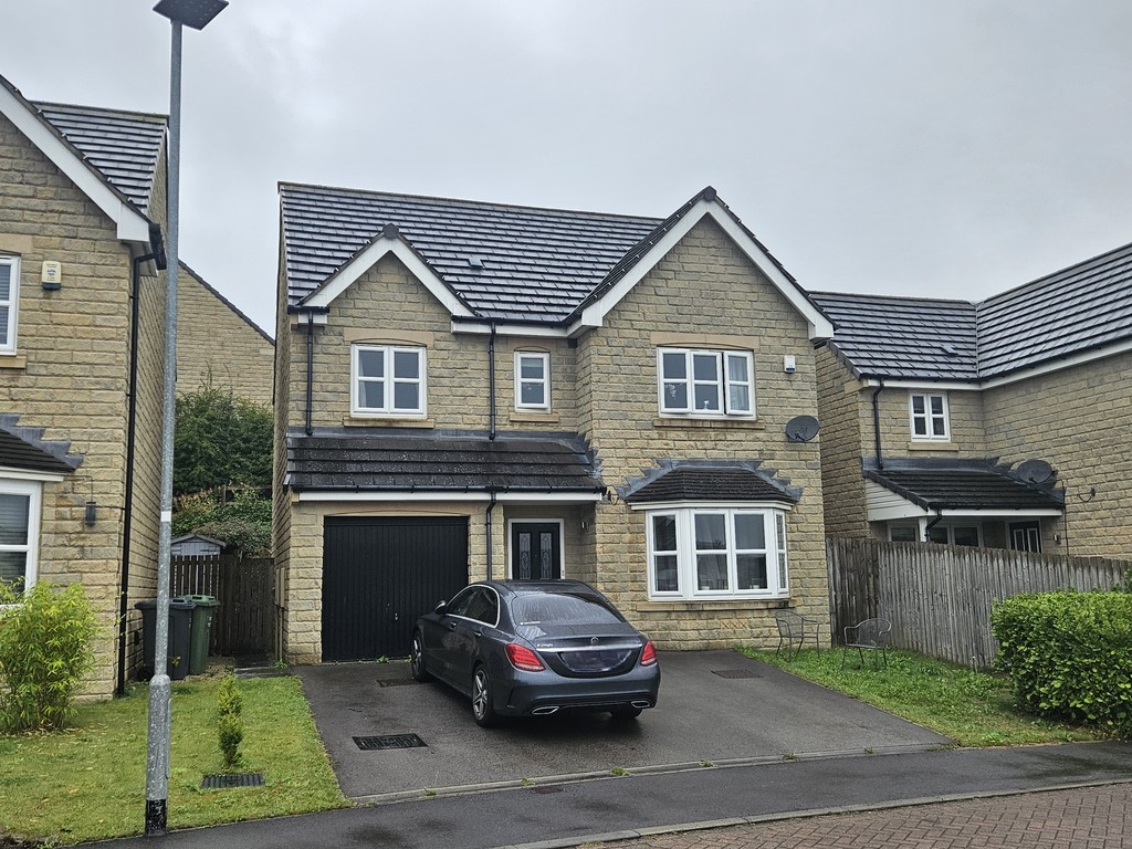 4 bed Detached for rent in Outlane. From Martin & Co - Huddersfield 4 bed Detached for rent in Outlane. From Martin & Co - Huddersfield