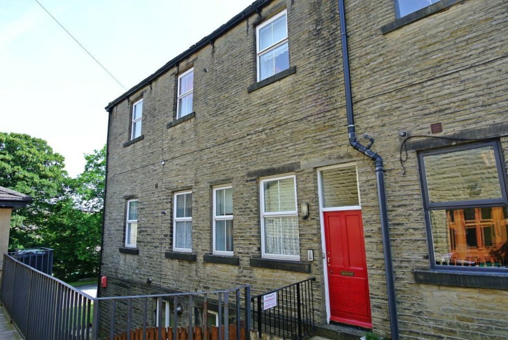 2 bed Apartment for rent in West Yorkshire. From Martin & Co - Huddersfield 2 bed Apartment for rent in West Yorkshire. From Martin & Co - Huddersfield