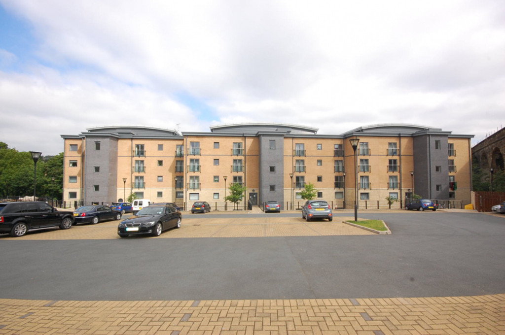 2 bed Apartment for rent in West Yorkshire. From Martin & Co - Huddersfield