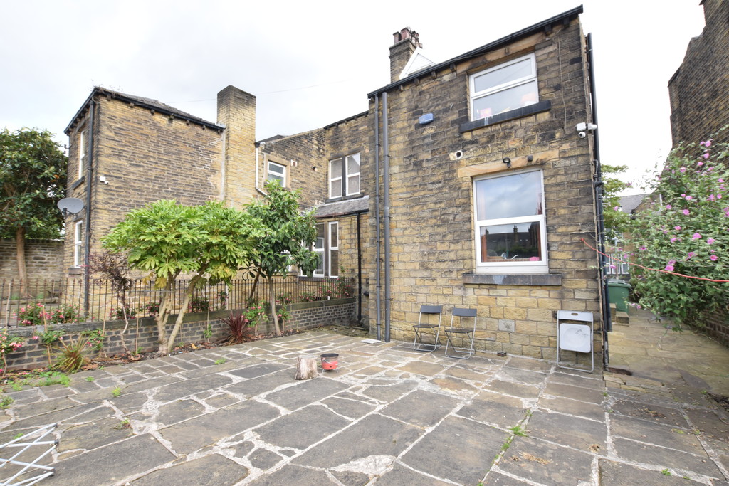2 bed Apartment for rent in West Yorkshire. From Martin & Co - Huddersfield 2 bed Apartment for rent in West Yorkshire. From Martin & Co - Huddersfield