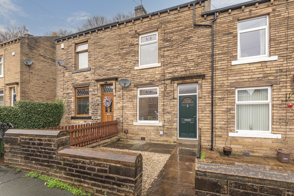 2 bed Mid Terraced House for rent in Brighouse. From Martin & Co - Huddersfield