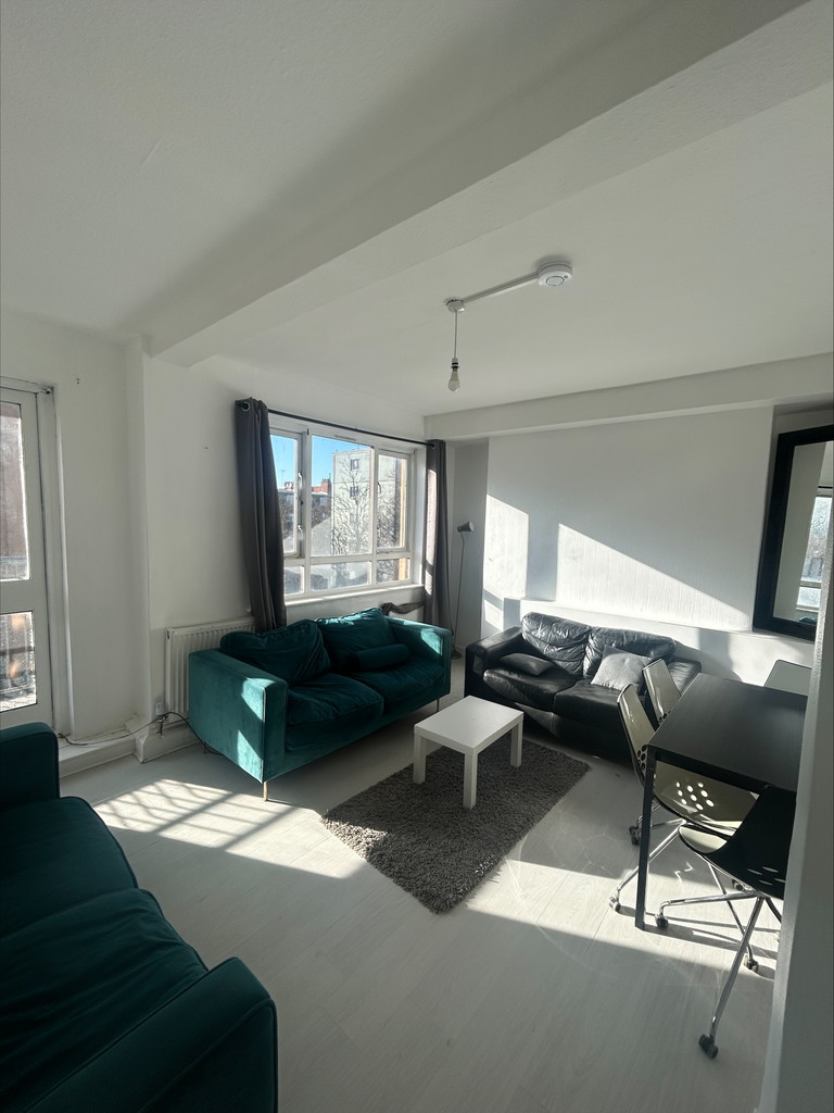 3 bed 1st Floor Flat for rent in Islington. From Martin & Co - Camden