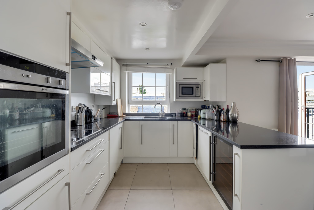 3 bed Apartment for rent in Camden Town. From Martin & Co - Camden