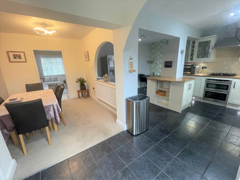 3 bed Mid Terraced House for rent in Abingdon-on-Thames. From Martin & Co - Abingdon & Didcot