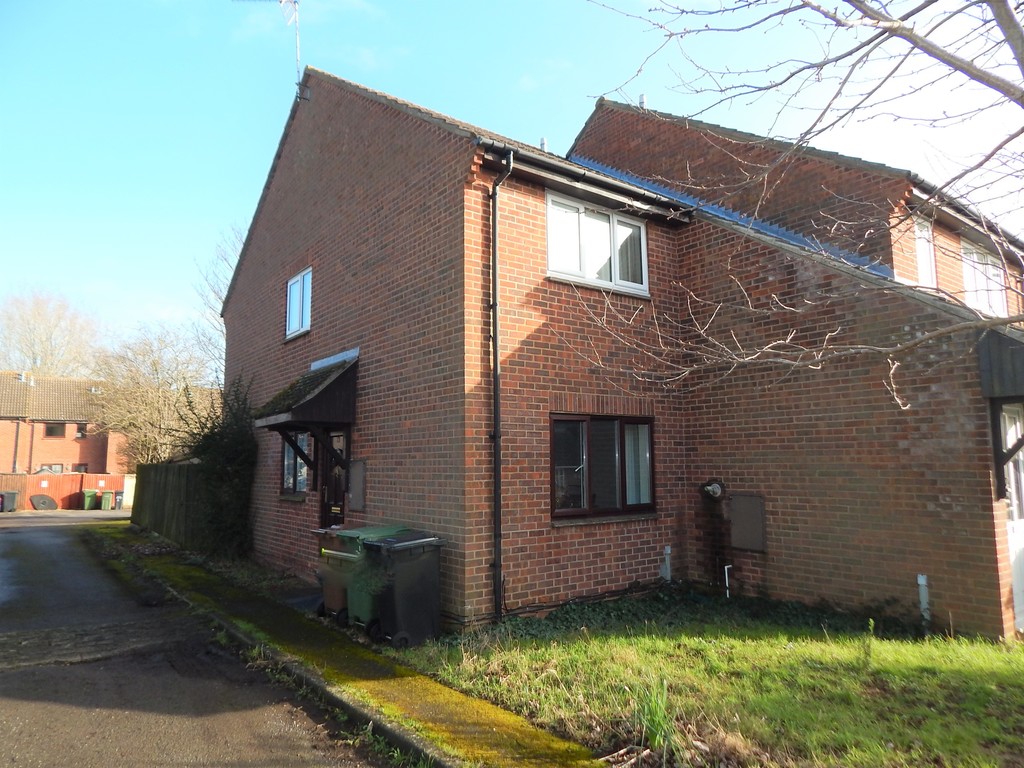 1 bed Ground floor maisonette for rent in Abingdon-on-Thames. From Martin & Co - Abingdon & Didcot 1 bed Ground floor maisonette for rent in Abingdon-on-Thames. From Martin & Co - Abingdon & Didcot