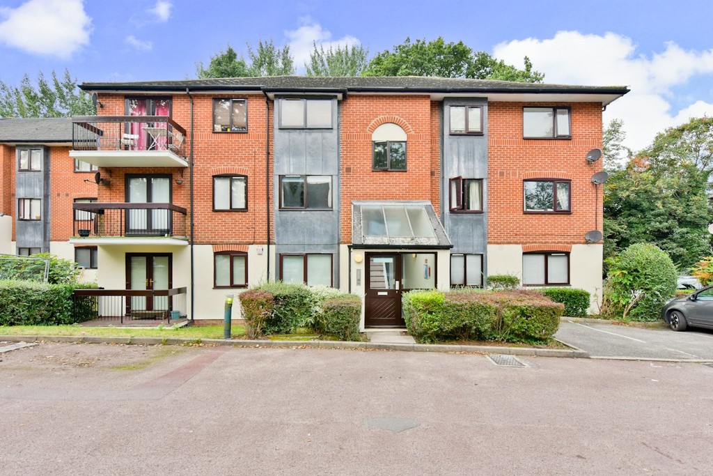 1 bed Ground Floor Flat for rent in Greater London. From Martin & Co - Crystal Palace