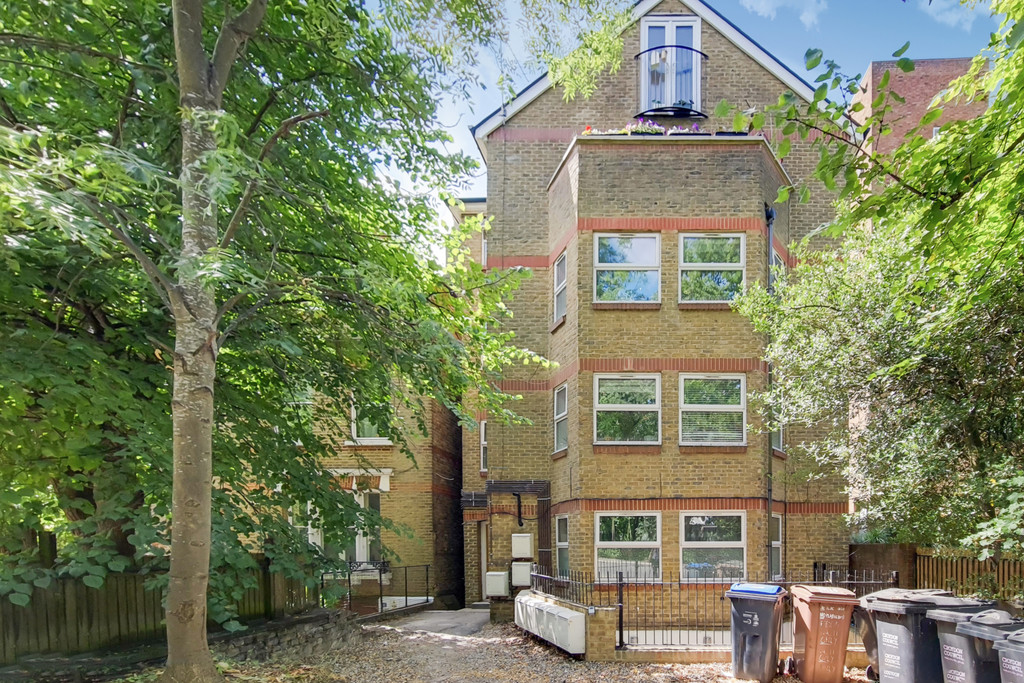 2 bed Apartment for rent in Greater London. From Martin & Co - Crystal Palace