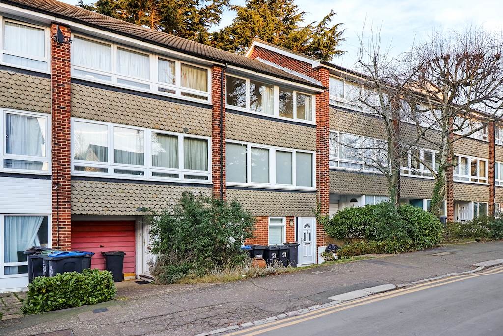 4 bed Town House for rent in England. From Martin & Co - Crystal Palace
