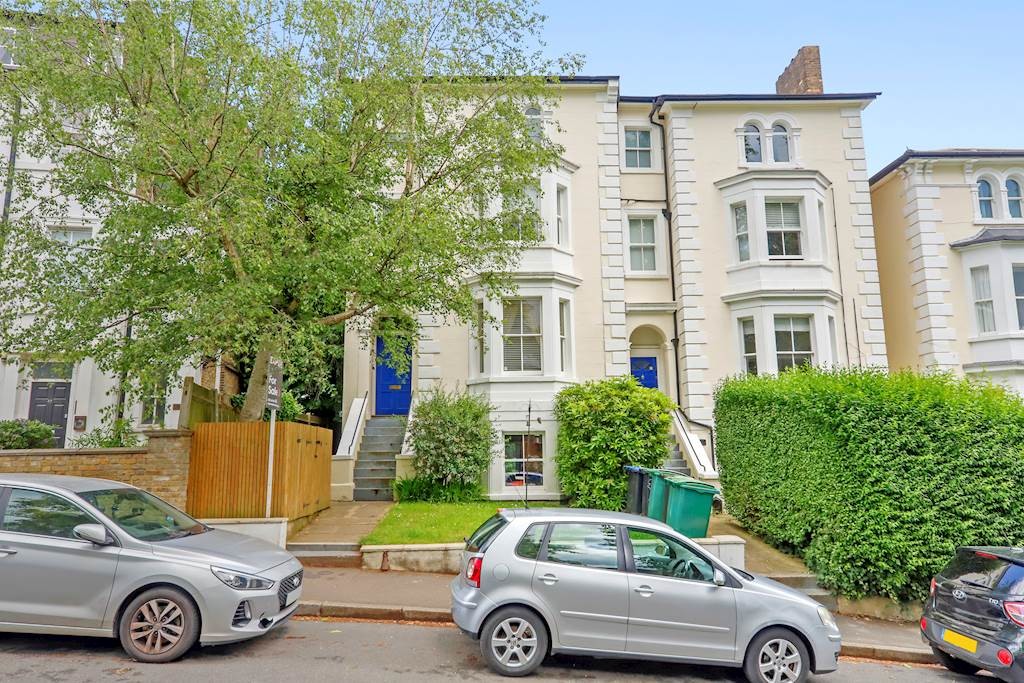 1 bed 1st Floor Flat for rent in Greater London . From Martin & Co - Crystal Palace
