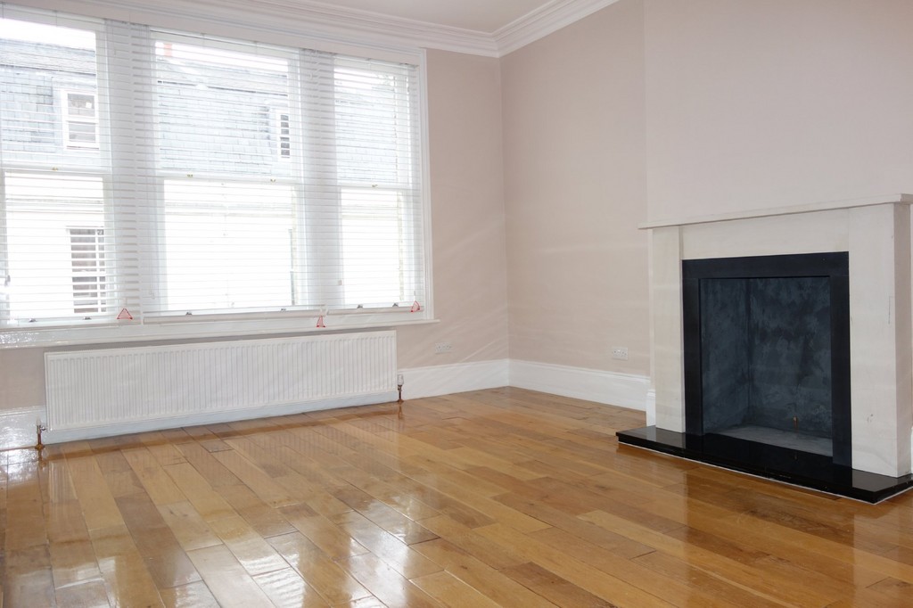 2 bed 1st Floor Flat for rent in Greater London. From Martin & Co - Crystal Palace