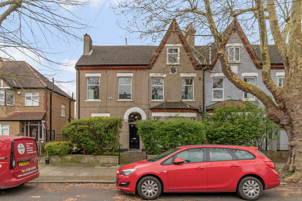 1 bed 1st Floor Flat for rent in Penge. From Martin & Co - Crystal Palace