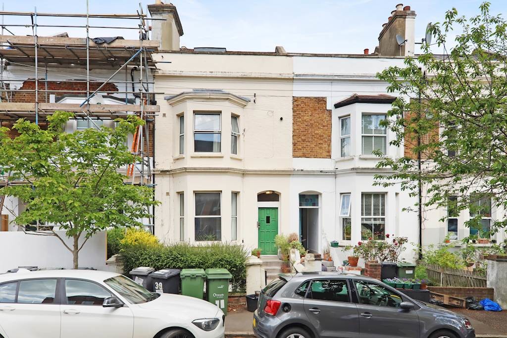 1 bed Apartment for rent in Penge. From Martin & Co - Crystal Palace