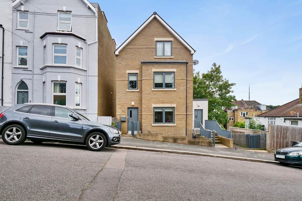 2 bed Apartment for rent in Greater London . From Martin & Co - Crystal Palace 2 bed Apartment for rent in Greater London . From Martin & Co - Crystal Palace