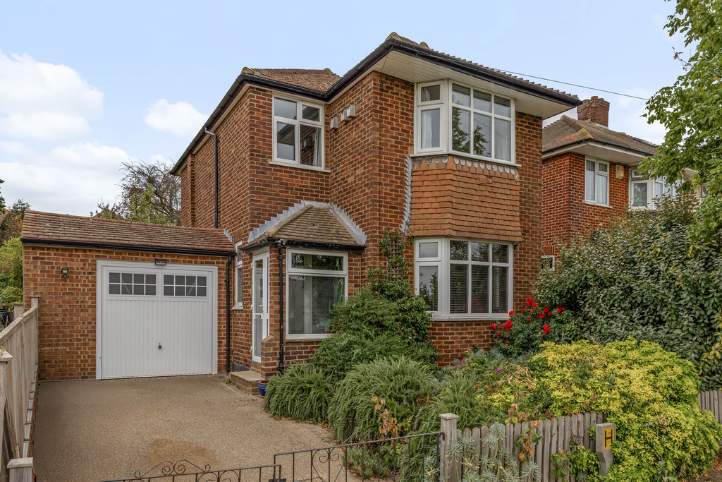 3 bed Detached for rent in Penge. From Martin & Co - Crystal Palace
