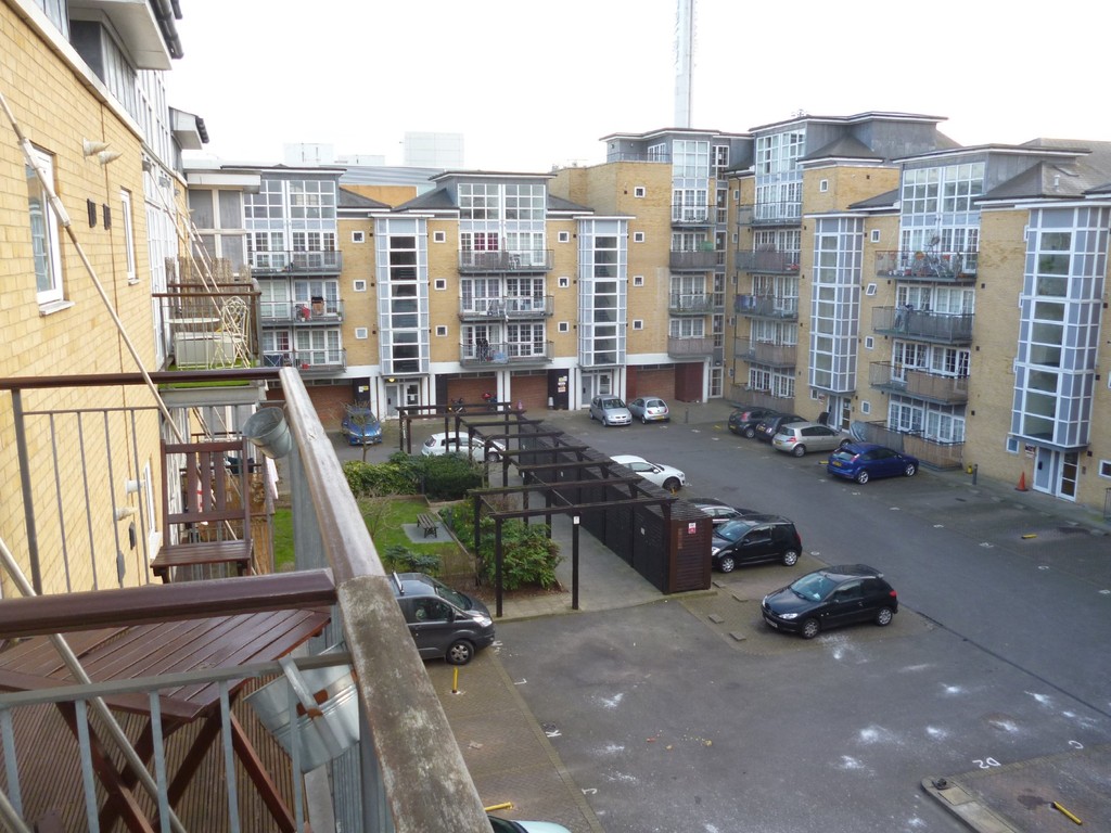 2 bed Apartment for rent in Essex. From Martin & Co - Romford