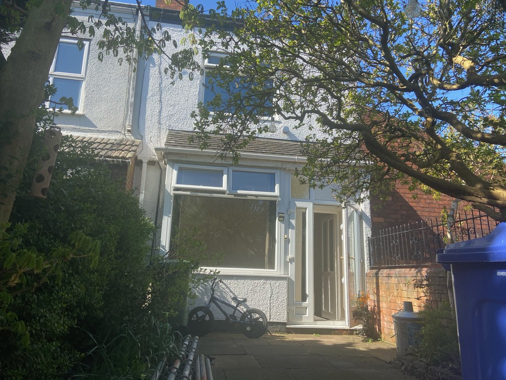 2 bed End Terraced House for rent in North East Lincolnshire. From Martin & Co - Gainsborough