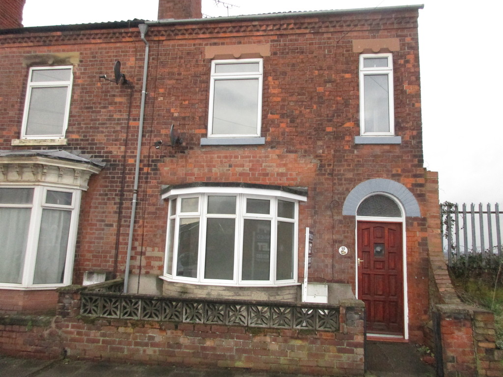 3 bed End Terraced House for rent in Lincs. From Martin & Co - Gainsborough