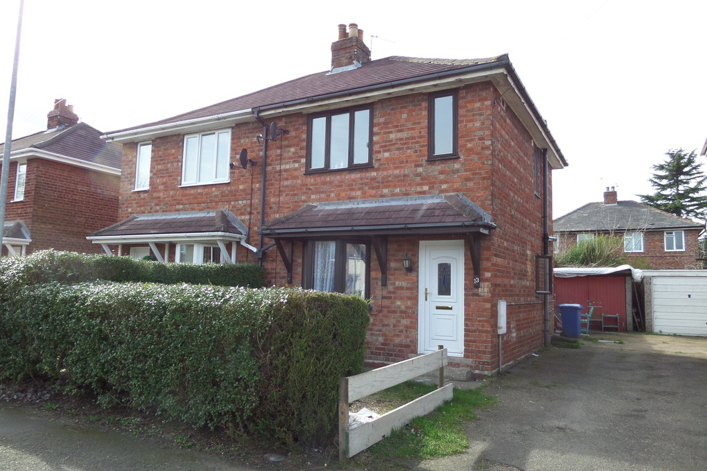 2 bed Semi-Detached House for rent in Lincs. From Martin & Co - Gainsborough